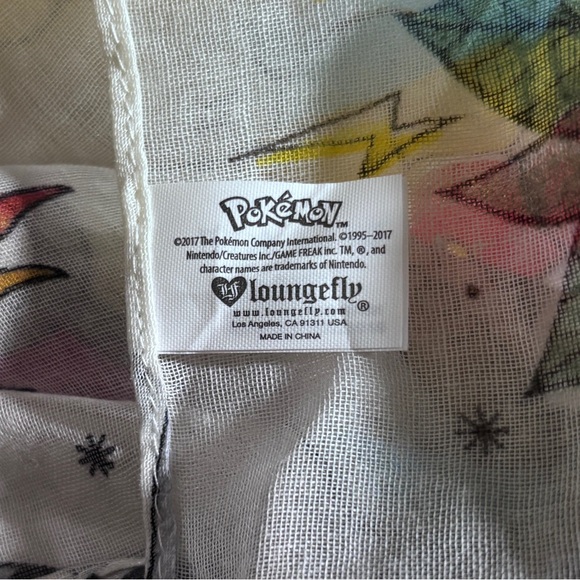 2017 Loungefly Pokémon Oblong Scarf - Picture 8 of 9
